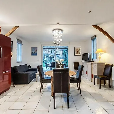 Pet Friendly In * Sarlat-la-Caneda