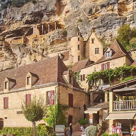 Pet Friendly In * Sarlat-la-Caneda